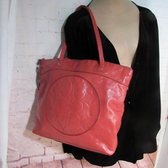 COACH F18900 LAURA PATENT LEATHER TOTE 13 X 14, CORAL PINK - Picture 4 of 13